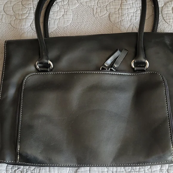 Nine West black leather look medium size purse - Picture 3 of 5